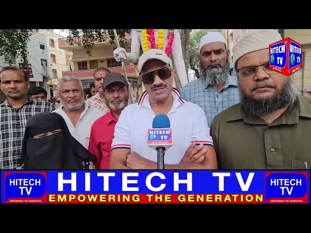 Hyderabad: Awaaz Tanzeem Celebrates Gandhi Jayanti & Offered Flowers to His Statue
